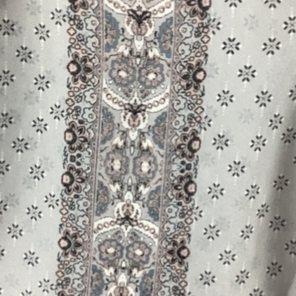 Maurices Women’s Size Med. Sheer Blouse - Picture 2 of 10